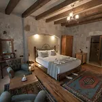 Sarnich Cave Hotel