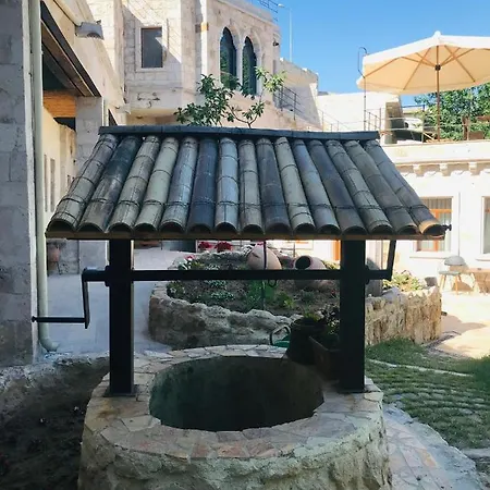 Sarnich Cave Hotel