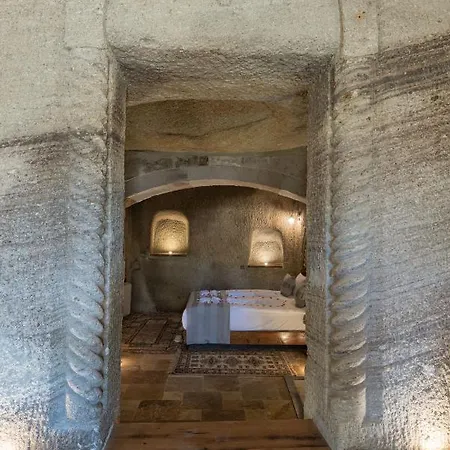 Hotel Sarnich Cave 3*