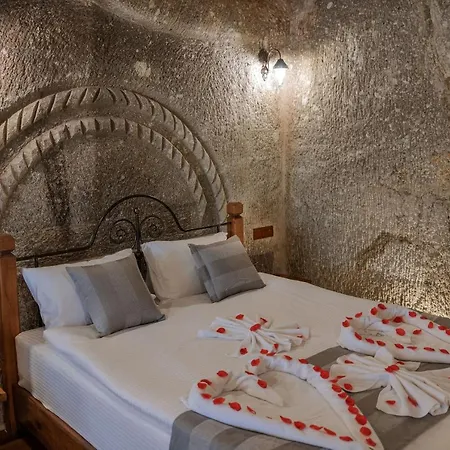 Hotel Sarnich Cave *