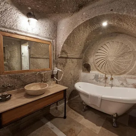 Sarnich Cave Hotel *