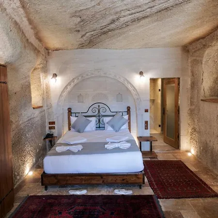Sarnich Cave Hotel
