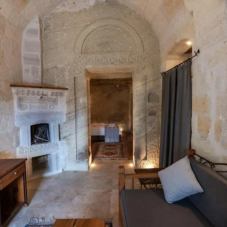 Hotel Sarnich Cave *