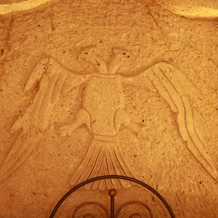 Sarnich Cave فندق