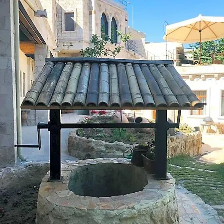 Hotel Sarnich Cave