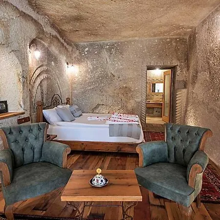 Sarnich Cave 3* غوريمِيه