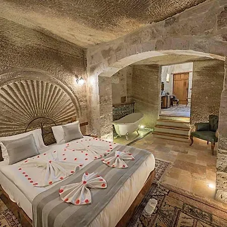 Sarnich Cave فندق 3*