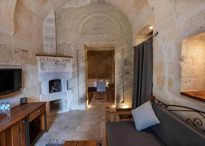 Hotel Sarnich Cave 3*